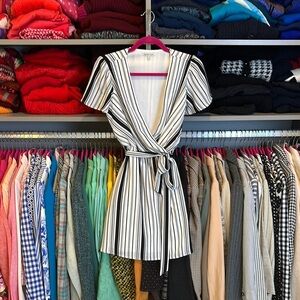 Charlotte Russe black/white striped tie front v neck short sleeve dress size XS